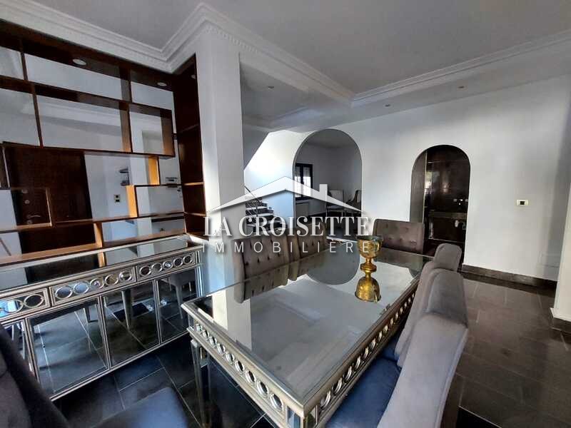 Villa S+3 avec piscine à la Soukra 
